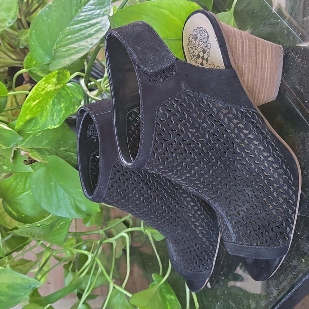 Vince Camuto Nubuck Cutout Peep-Toe Heels Black Size 10 W Gently Preloved